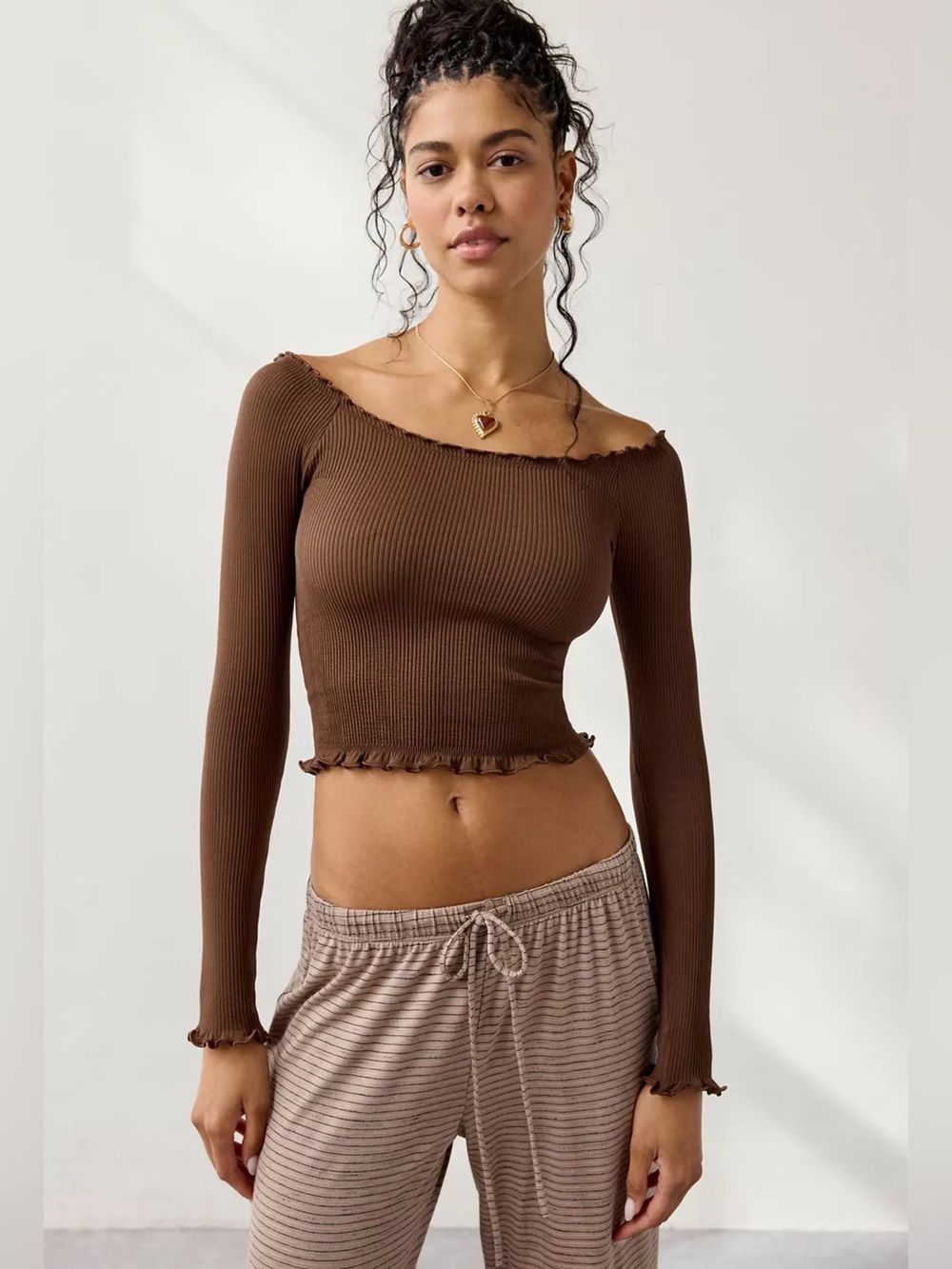 Out From Under Lilly Lettuce Edge Seamless Knit Long Sleeve Boatneck Top s/m
